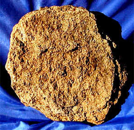 moon_g1.jpg (42550 bytes)